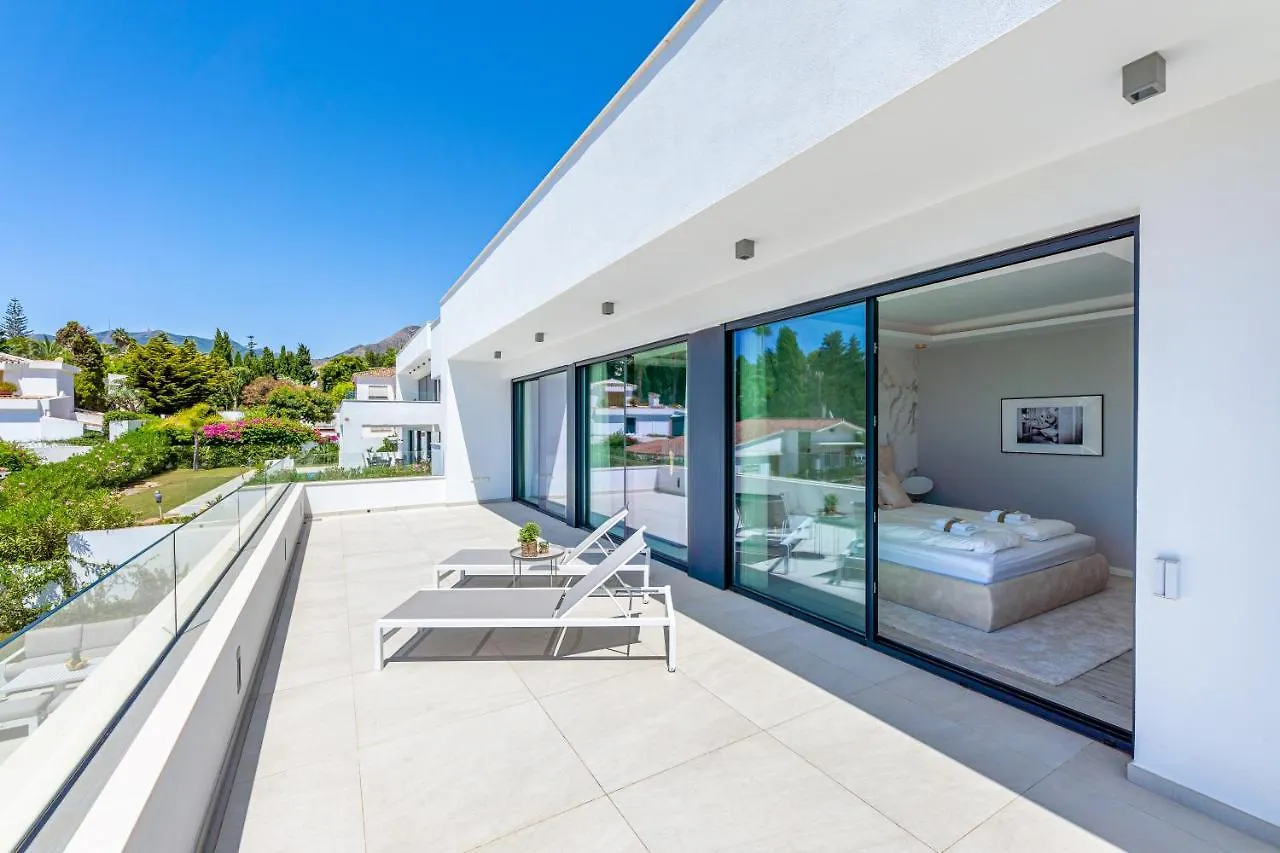 797 Holiday Rentals - Lujosa Y Moderna Villa En Puerto Marina Benalmadena