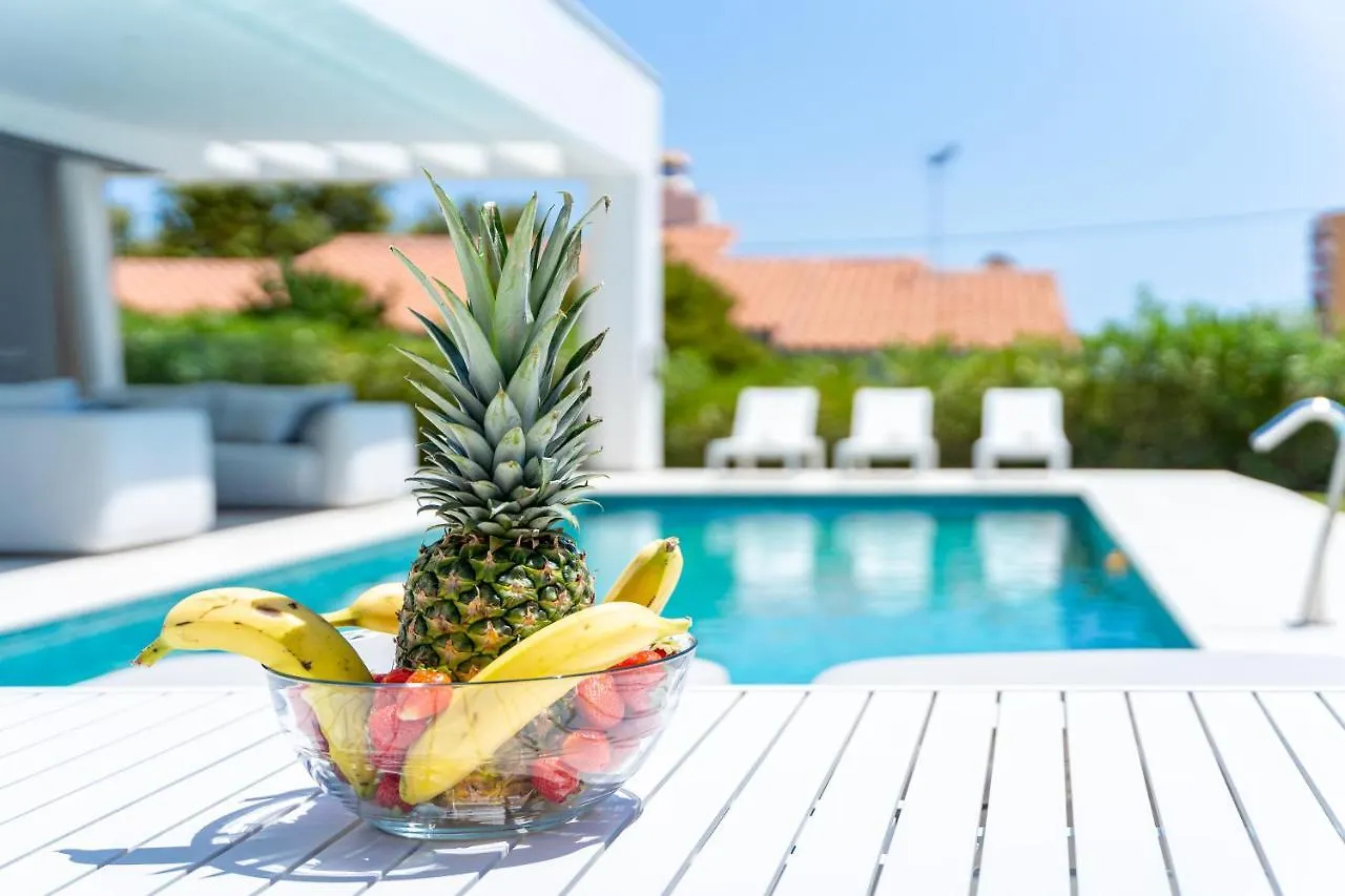 797 Holiday Rentals - Lujosa Y Moderna Villa En Puerto Marina Benalmadena