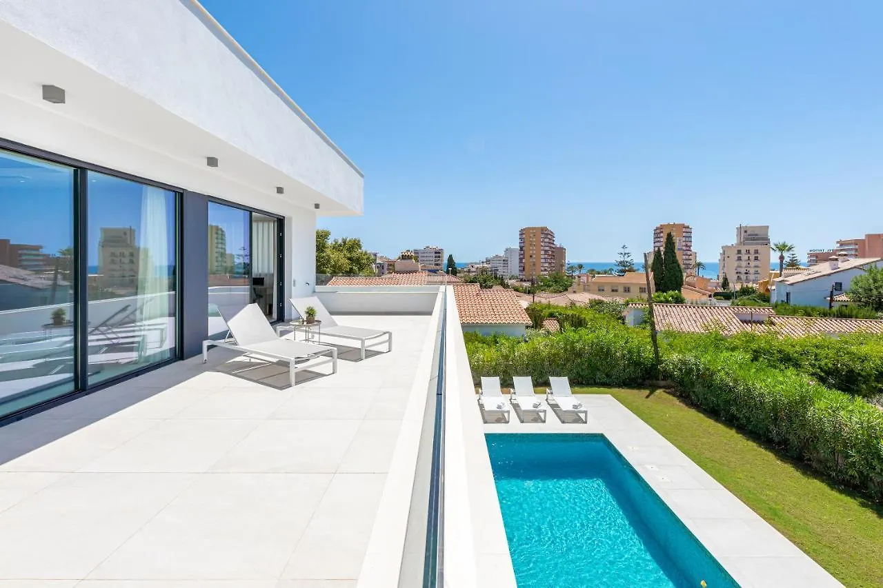 797 Holiday Rentals - Lujosa Y Moderna Villa En Puerto Marina Benalmadena Spain