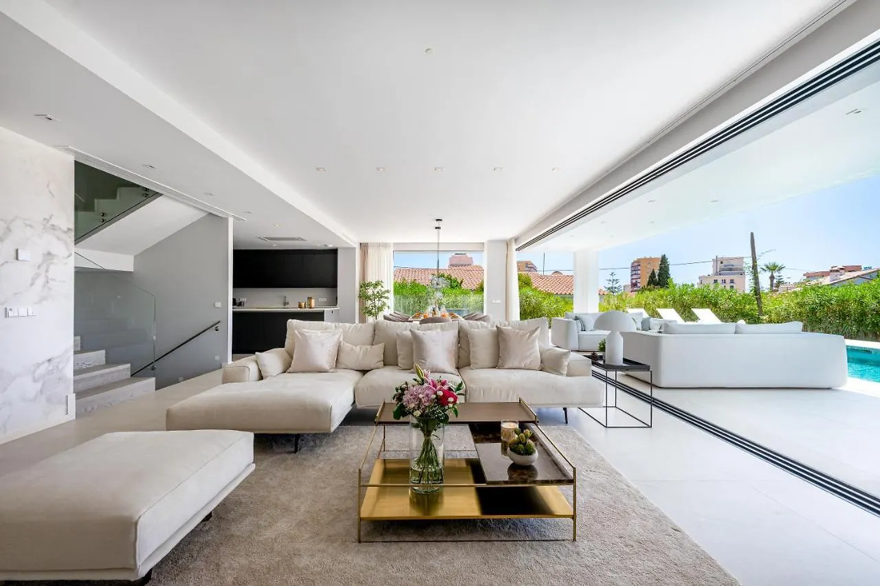 797 Holiday Rentals - Lujosa Y Moderna Villa En Puerto Marina Benalmádena